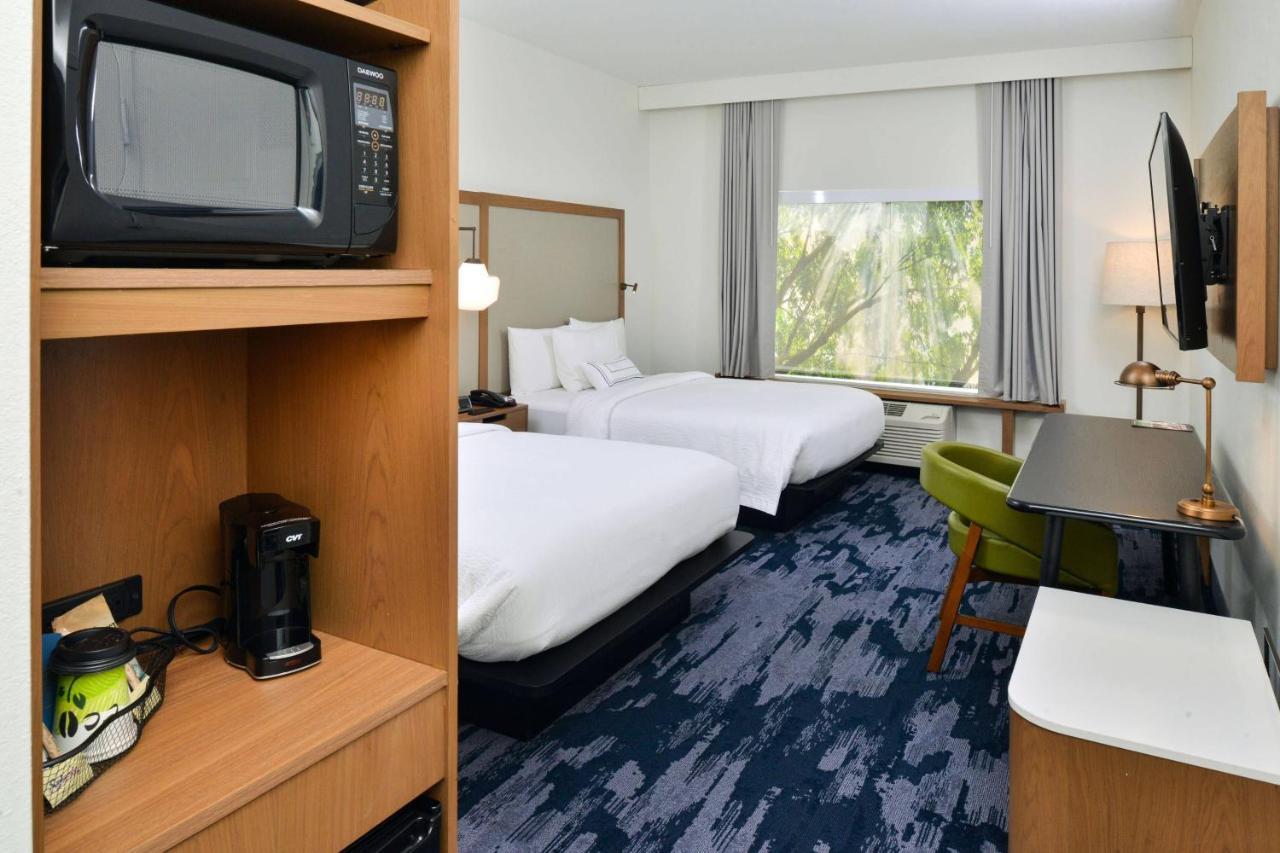 Fairfield Inn & Suites By Marriott Charlotte University Research Park Екстериор снимка