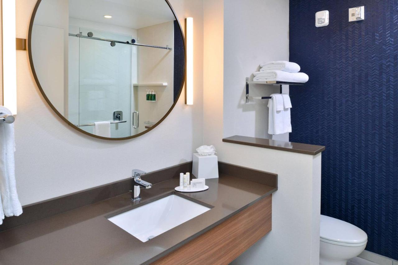 Fairfield Inn & Suites By Marriott Charlotte University Research Park Екстериор снимка