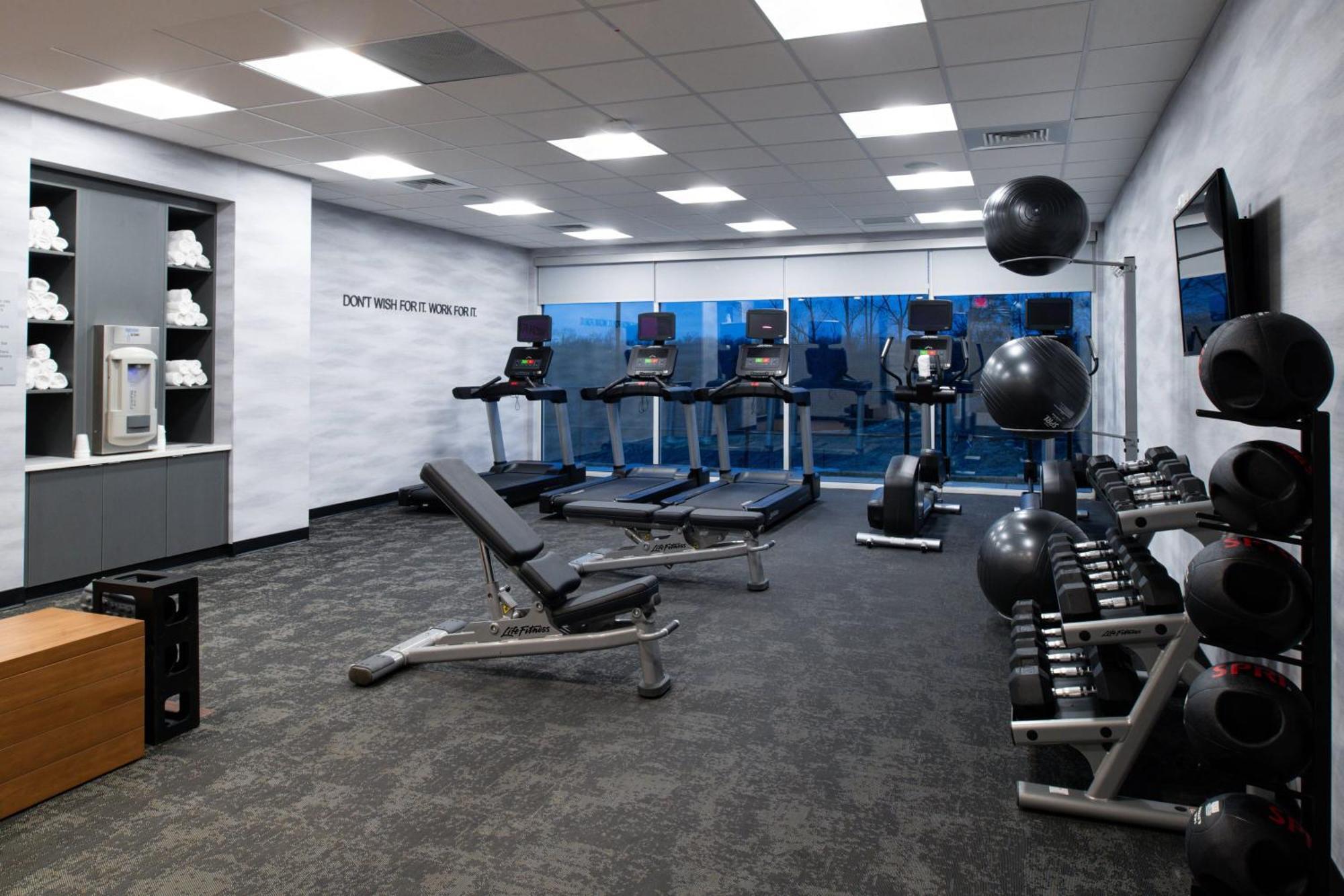 Fairfield Inn & Suites By Marriott Charlotte University Research Park Екстериор снимка